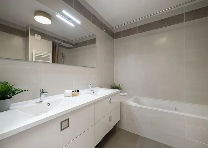 Nyaraló Eden - Maison De Au Coeur De Menton, A 7 Minutes